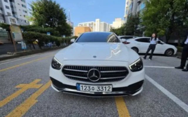 법원자동차경매 E-클래스 W213 E350 4MATIC 아방가르드 매물 사진 6 - 2022/04 20,836km